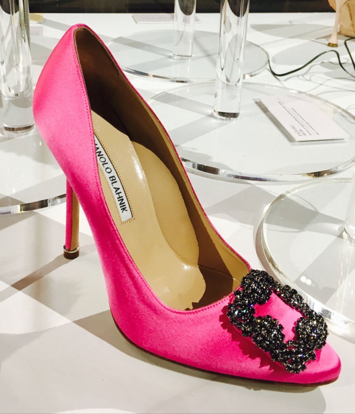 Voi che cosa fareste per un paio di Manolo Blahnik?