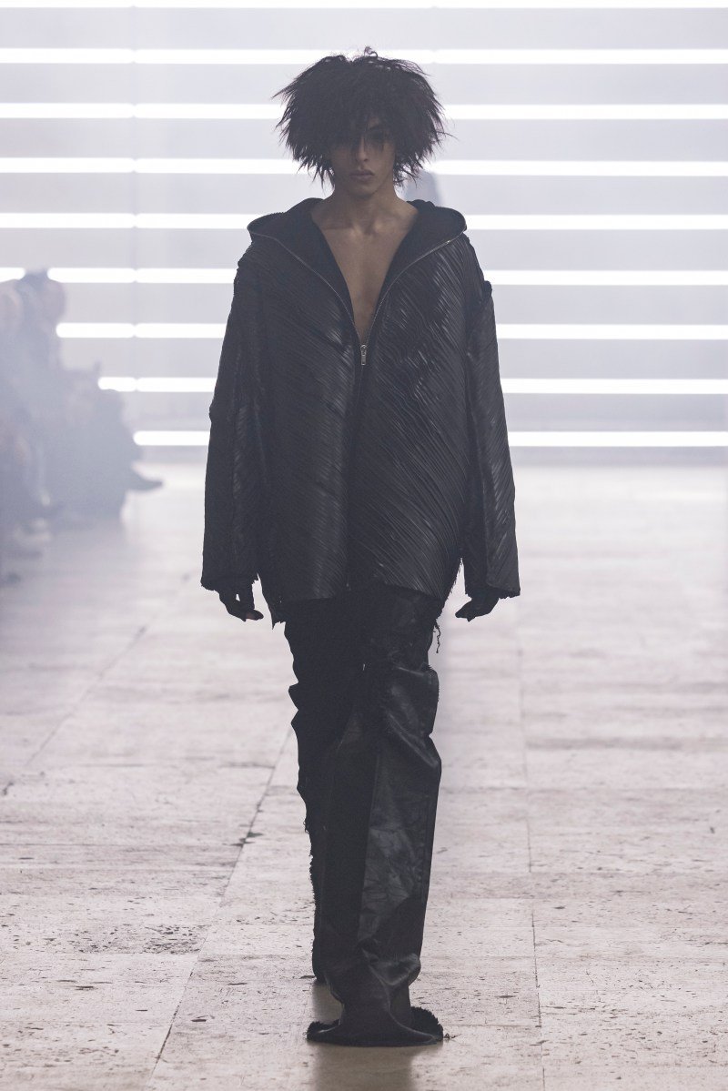 Rick Owens: Visioni apocalittiche tra bianco e nero