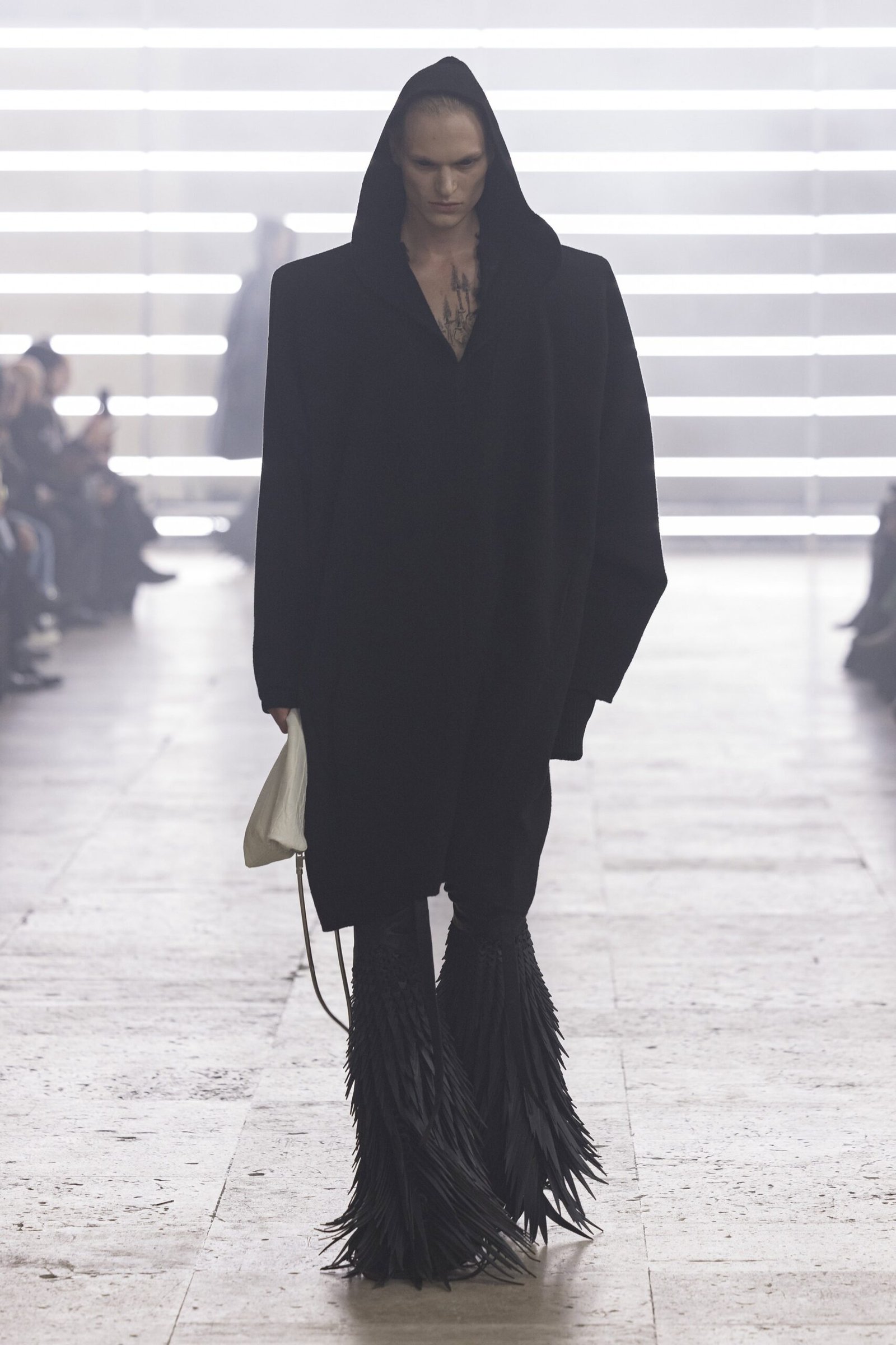 Rick Owens: Visioni apocalittiche tra bianco e nero