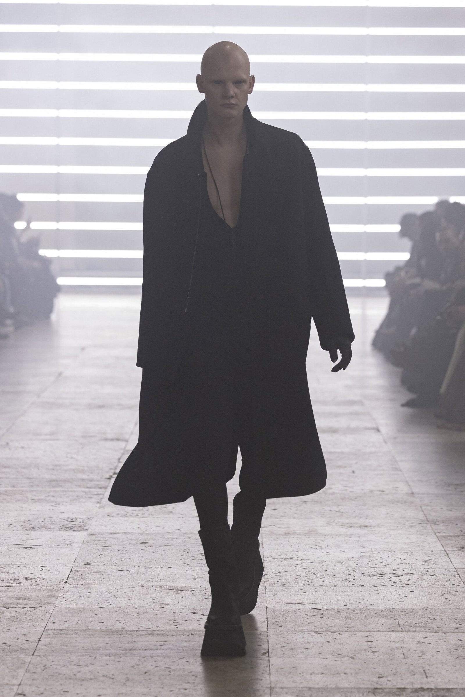 Rick Owens: Visioni apocalittiche tra bianco e nero