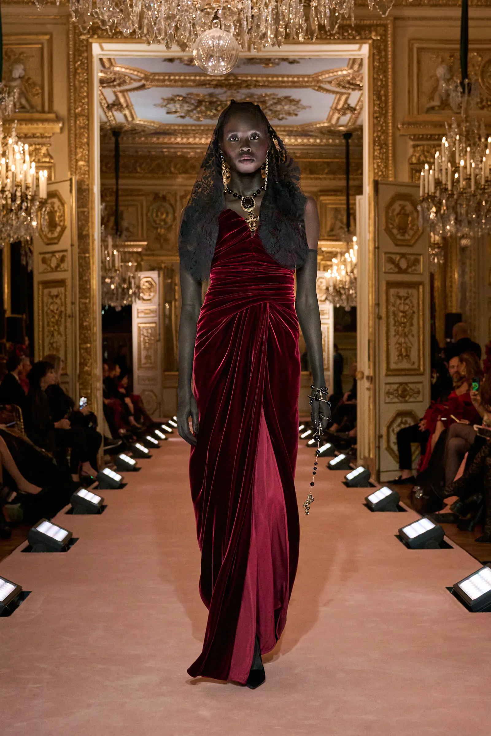 Les Siciliennes: Dolce&Gabbana incanta Parigi!