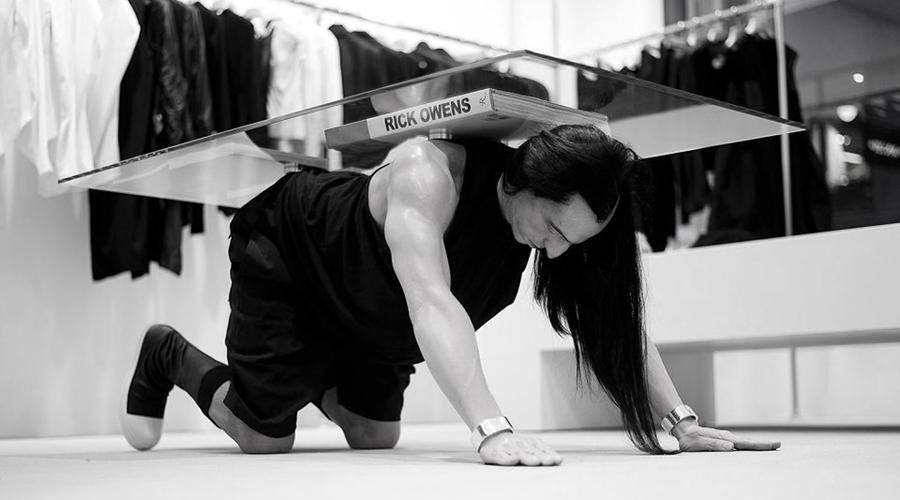 RICK OWENS: L’IRRIVERENZA CONTEMPORANEA | Atelier Carenzio Magazine RICK OWENS: L’IRRIVERENZA CONTEMPORANEA