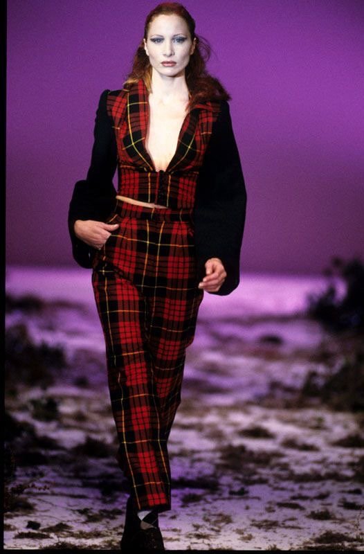 MCQUEEN IL MOMENTO DOPO | Atelier Carenzio Magazine McQueen