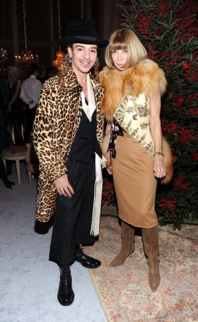 JOHN GALLIANO: MAESTRO DELLA COUTURE E DEL PECCATO, IL COUTURIER CADUTO E RISORTO DALLE CENERI DEL FASHION SYSTEM.