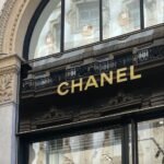 CHANEL E IL RALLENTAMENTO DEL LUSSO: CRESCITA A RITMO RIDOTTO TRA INFLAZIONE E INCERTEZZA! | Atelier Carenzio Magazine chanel
