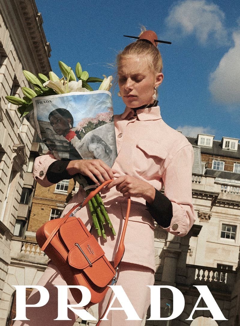 DALLA POLITICA AL PRET-A-PORTER: LA VISIONE DI MIUCCIA PRADA. | Atelier Carenzio Magazine Miuccia Prada