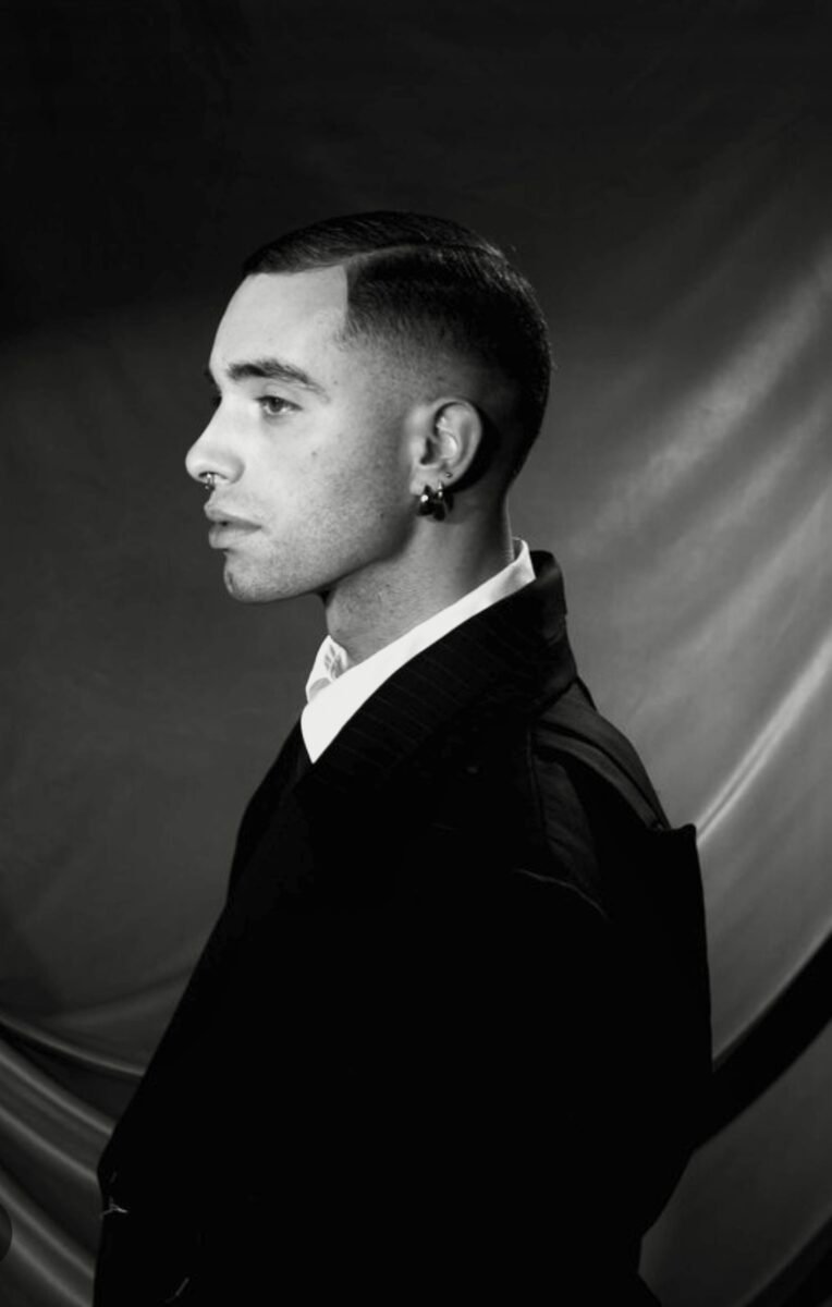 SEASONLESS E SENZA BARRIERE: IL MOOD VISIONARIO DI ALCHÈTIPO BY ANDREA ALCHIERI. | Atelier Carenzio Magazine Andrea Alchieri