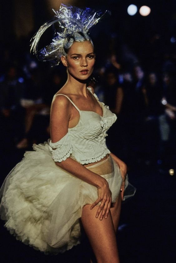 KATE MOSS: TRENT’ANNI DA ICONA! | Atelier Carenzio Magazine Kate Moss