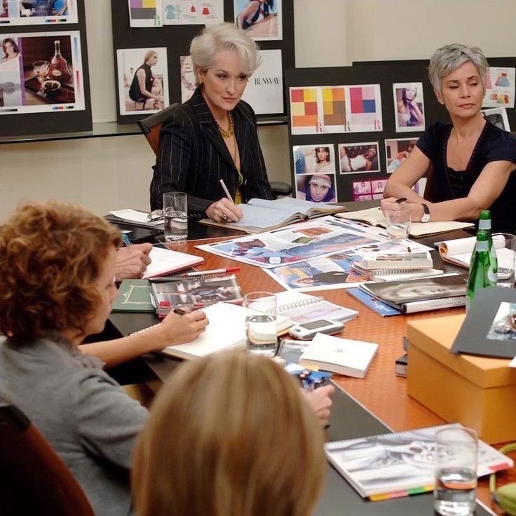 LAVORARE NELLA MODA OGGI: TRA ASPIRAZIONI, PRECARIETA’ E SILENZI. | Atelier Carenzio Magazine Fashion job