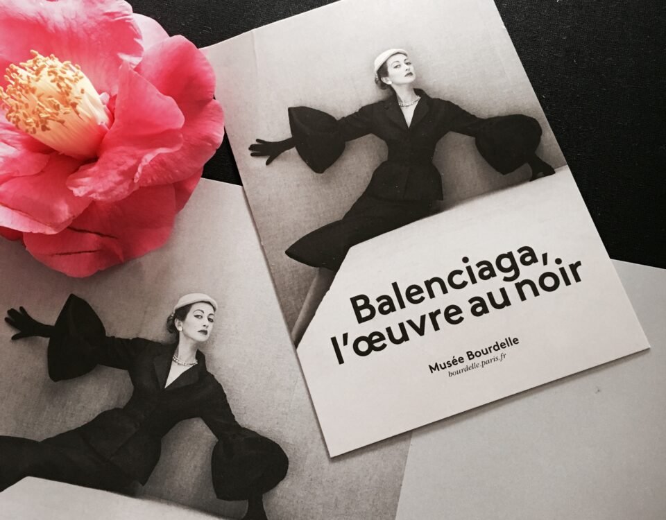 CRISTOBAL BALENCIAGA E L' "OEUVRE AU NOIR": IL NERO COME ARCHITETTURA DELLA LUCE. | Atelier Carenzio Magazine Balenciaga